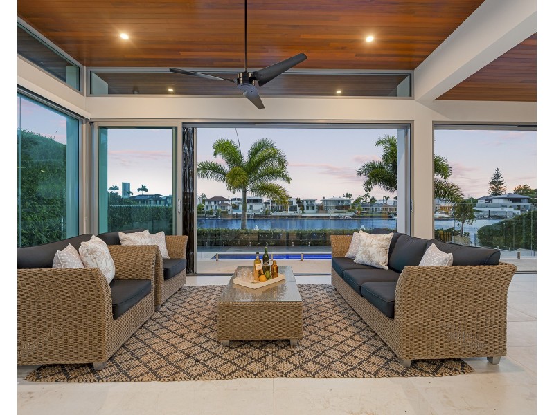 126 Amalfi Drive, Isle Of Capri QLD 4217