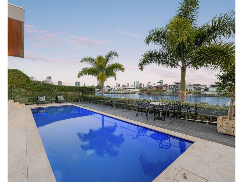 126 Amalfi Drive, Isle Of Capri QLD 4217