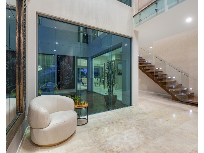 126 Amalfi Drive, Isle Of Capri QLD 4217