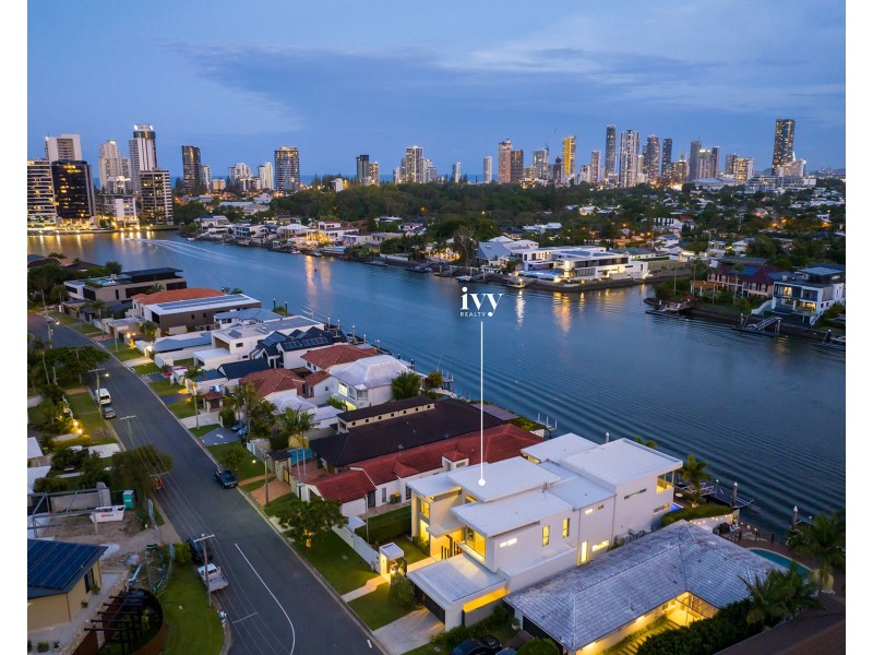 126 Amalfi Drive, Isle Of Capri QLD 4217