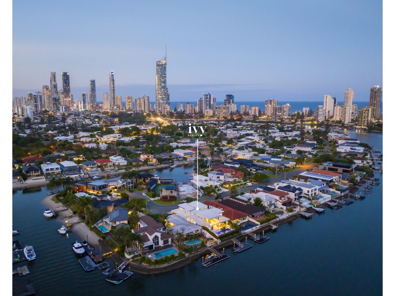 126 Amalfi Drive, Isle Of Capri QLD 4217