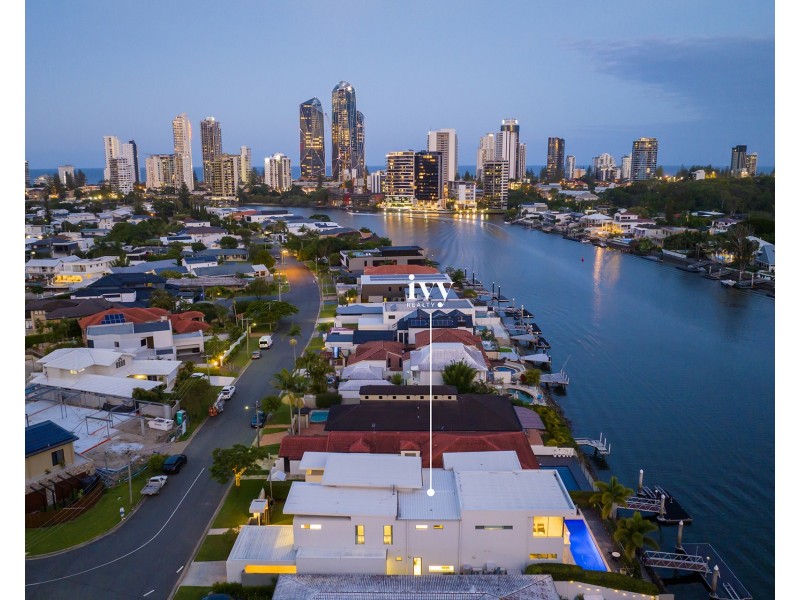 126 Amalfi Drive, Isle Of Capri QLD 4217