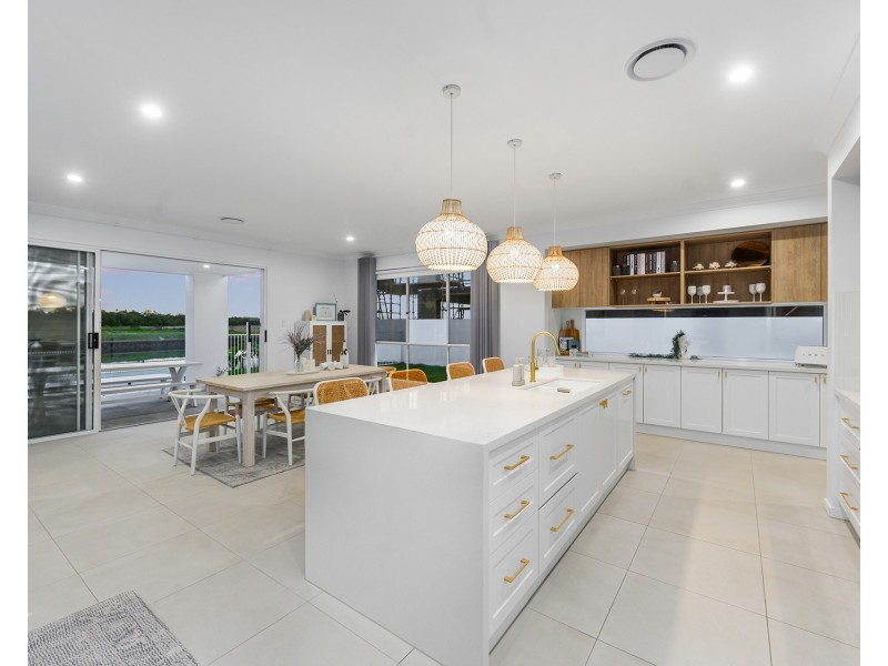 142 Paradise Parade, Jacobs Well QLD 4208