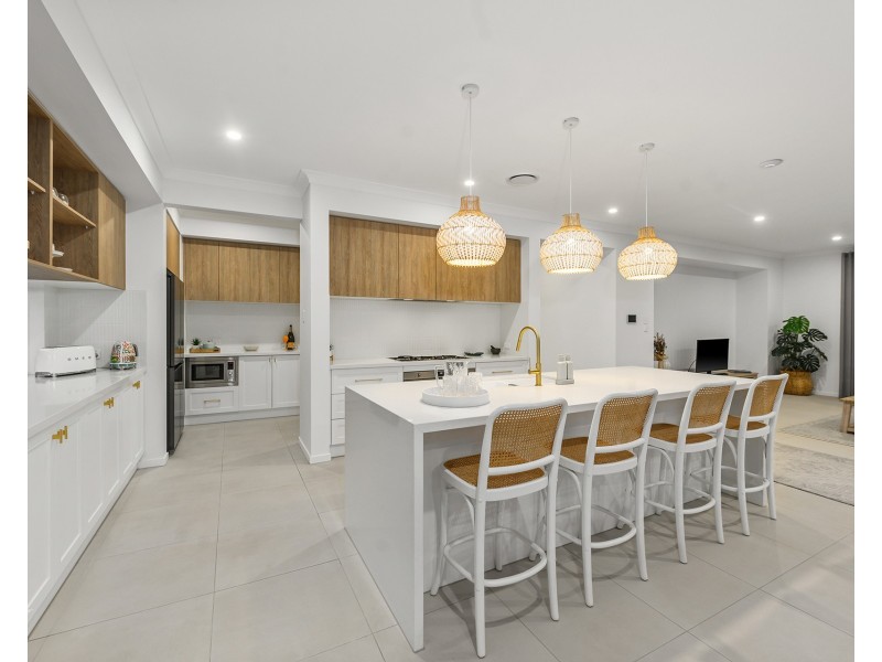 142 Paradise Parade, Jacobs Well QLD 4208