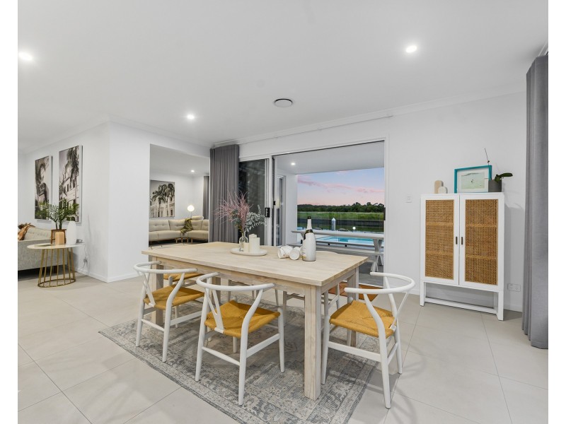 142 Paradise Parade, Jacobs Well QLD 4208