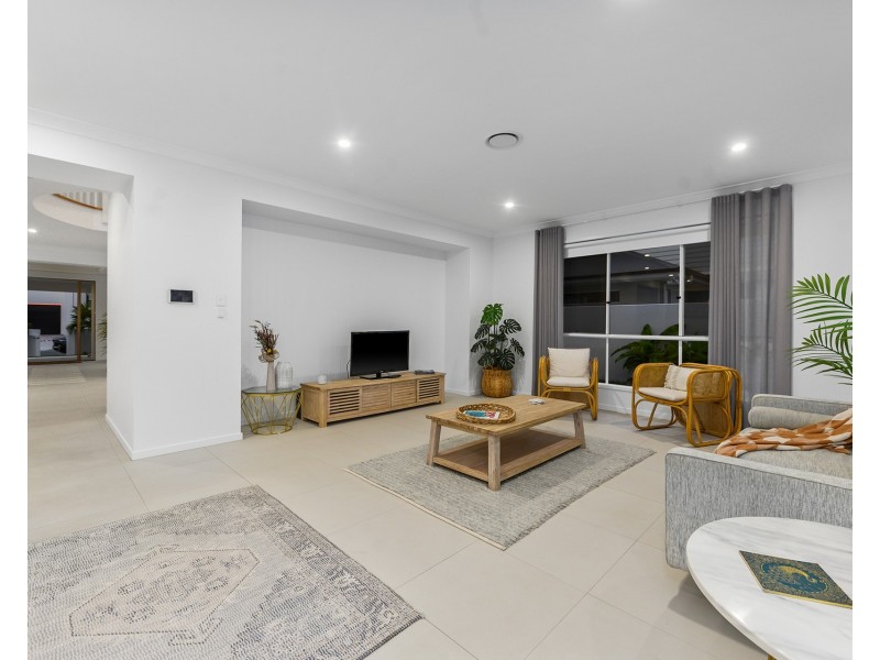 142 Paradise Parade, Jacobs Well QLD 4208