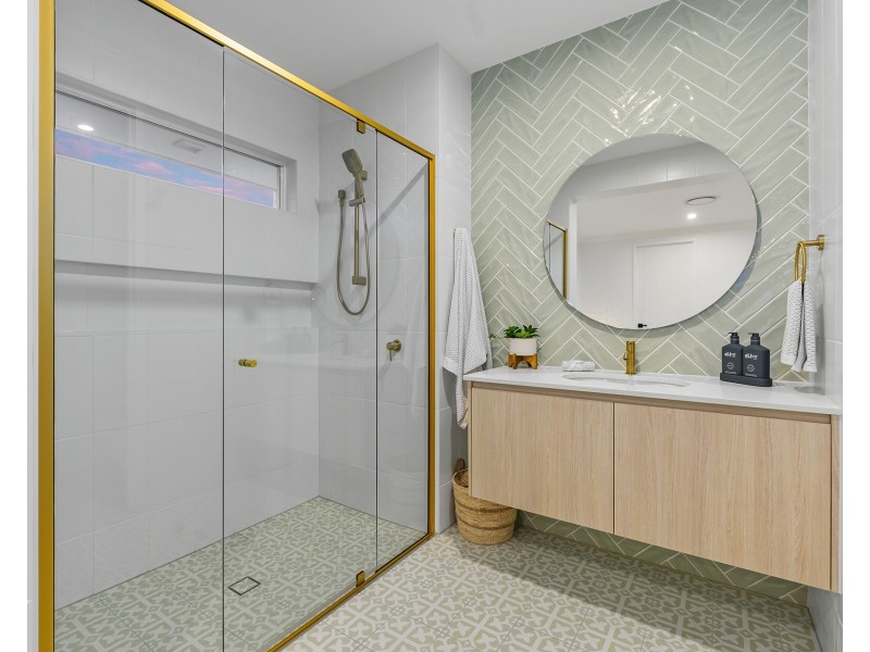 142 Paradise Parade, Jacobs Well QLD 4208