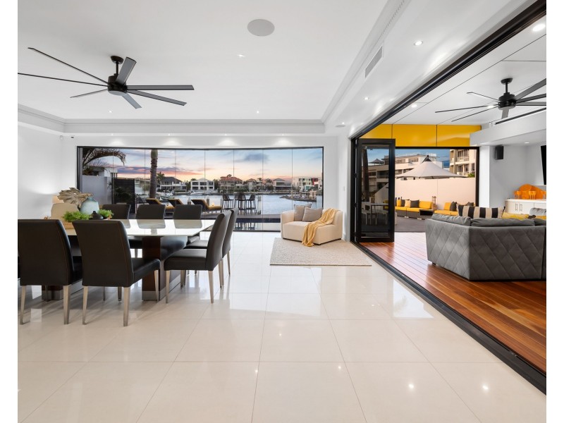 6 Parklane Terrace, Sovereign Islands QLD 4216