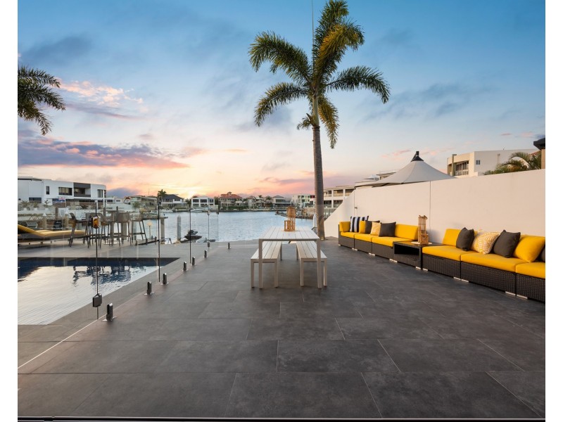 6 Parklane Terrace, Sovereign Islands QLD 4216