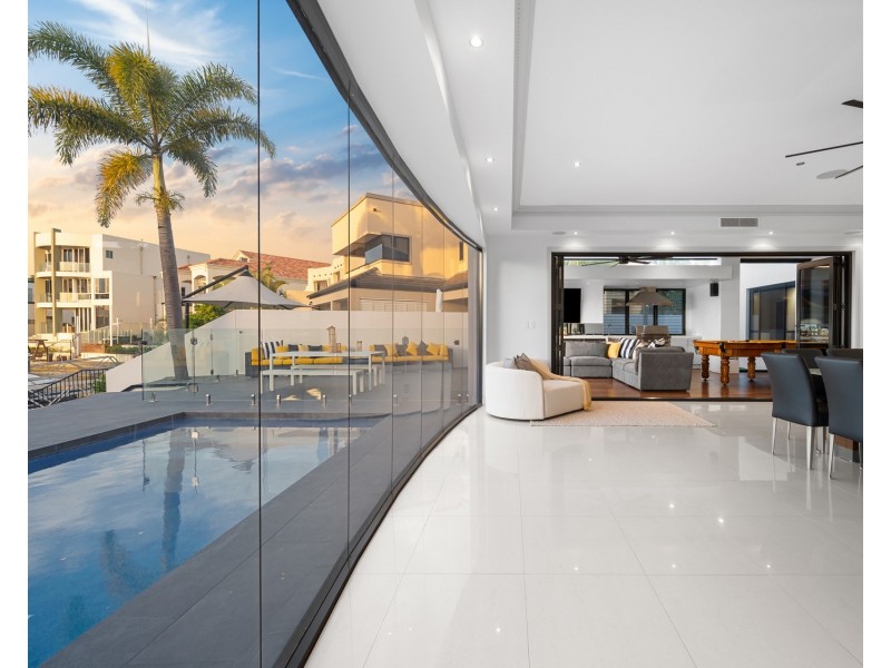 6 Parklane Terrace, Sovereign Islands QLD 4216