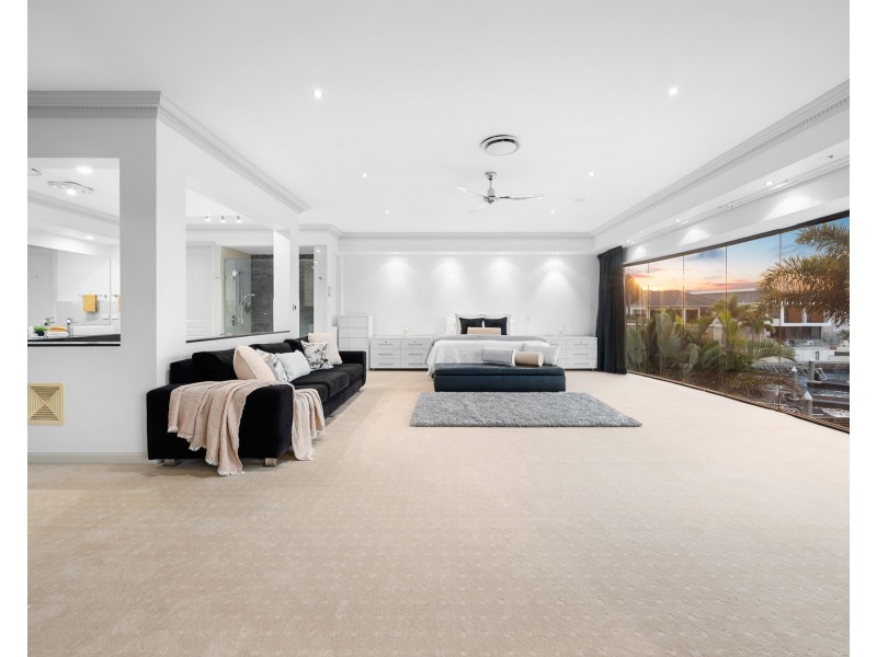 6 Parklane Terrace, Sovereign Islands QLD 4216