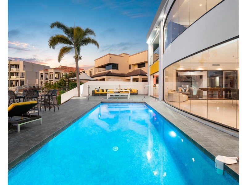 6 Parklane Terrace, Sovereign Islands QLD 4216