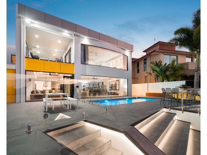 6 Parklane Terrace, Sovereign Islands QLD 4216