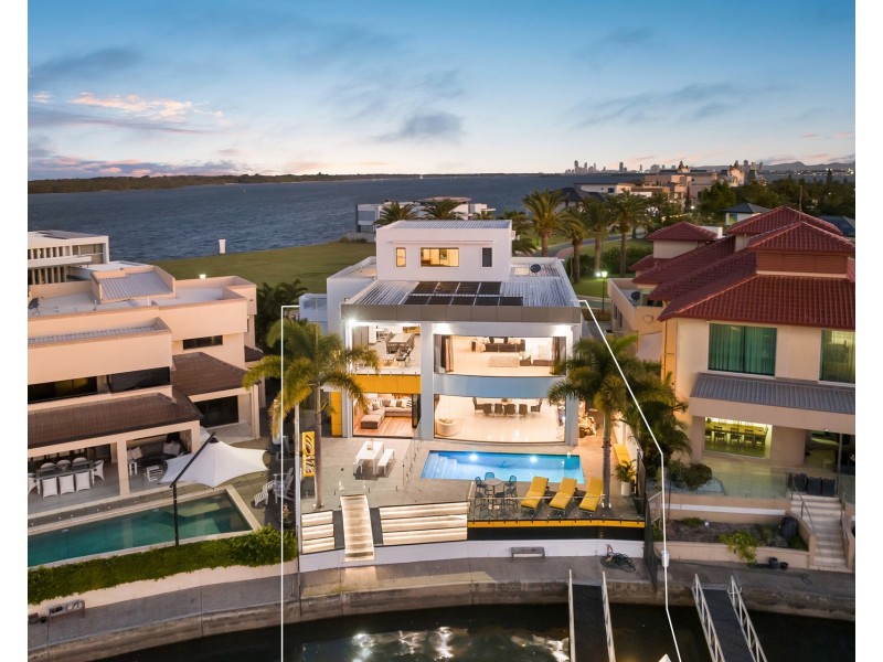 6 Parklane Terrace, Sovereign Islands QLD 4216