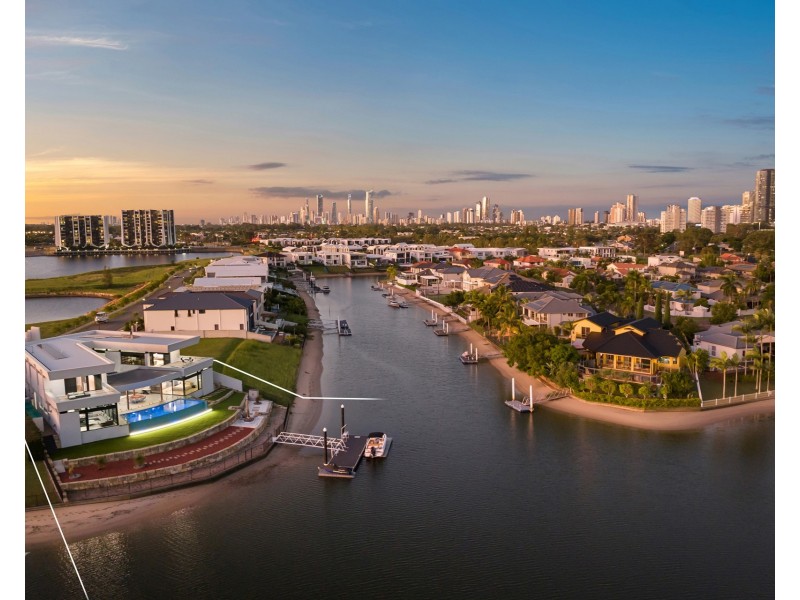 62 Lakeview Boulevard, Mermaid Waters QLD 4218