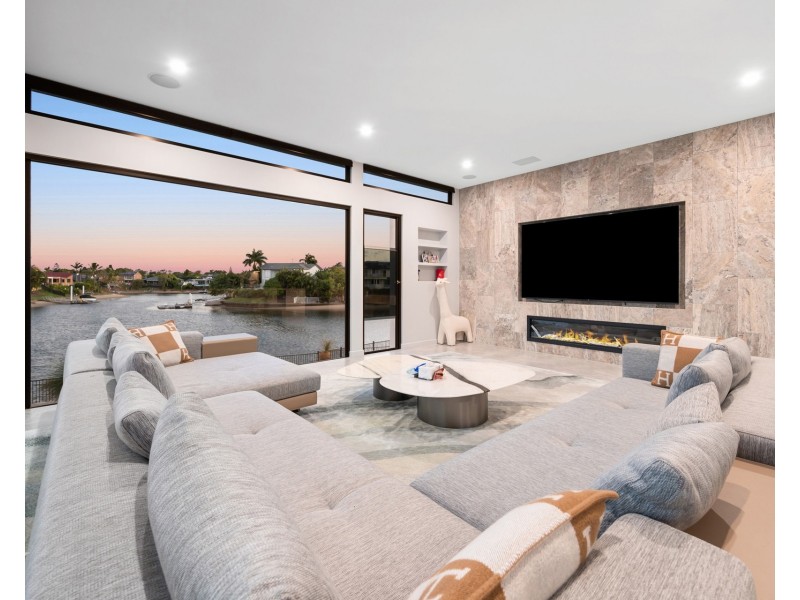 62 Lakeview Boulevard, Mermaid Waters QLD 4218