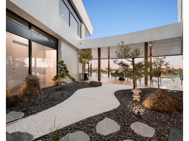 62 Lakeview Boulevard, Mermaid Waters QLD 4218