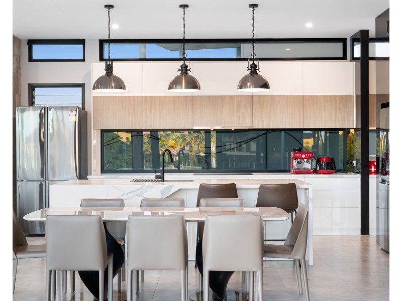 62 Lakeview Boulevard, Mermaid Waters QLD 4218