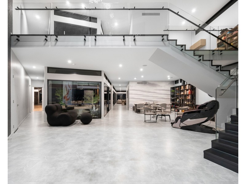 62 Lakeview Boulevard, Mermaid Waters QLD 4218