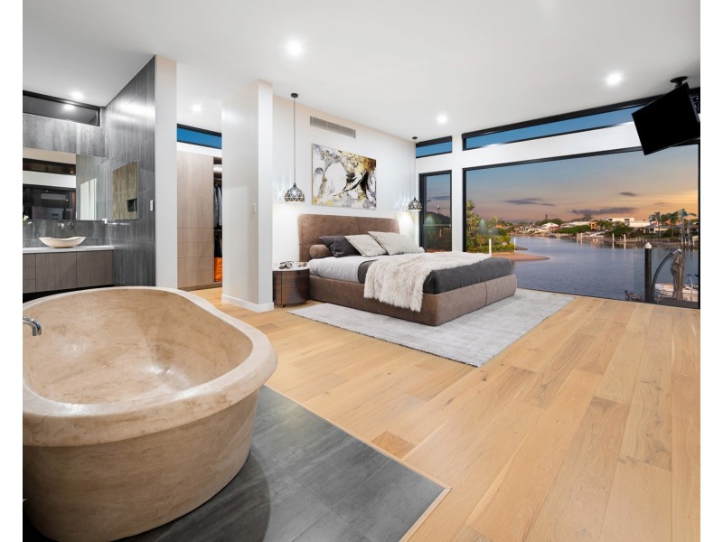 62 Lakeview Boulevard, Mermaid Waters QLD 4218