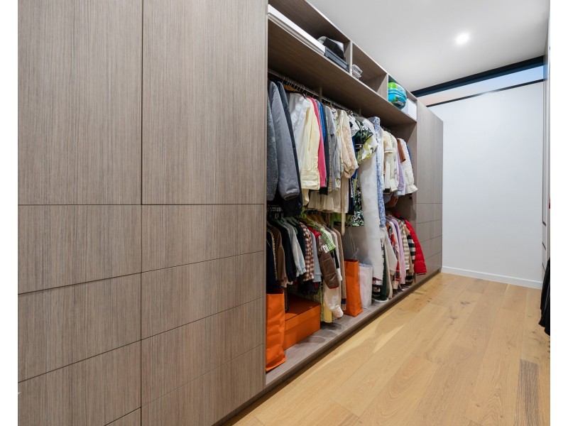 62 Lakeview Boulevard, Mermaid Waters QLD 4218