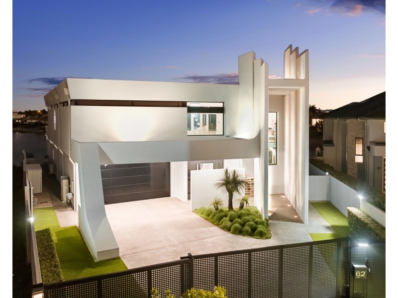 62 Lakeview Boulevard, Mermaid Waters QLD 4218