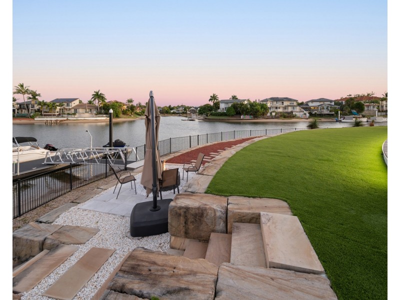 62 Lakeview Boulevard, Mermaid Waters QLD 4218