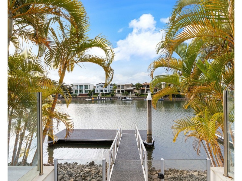 8056 Riverside Drive, Hope Island QLD 4212