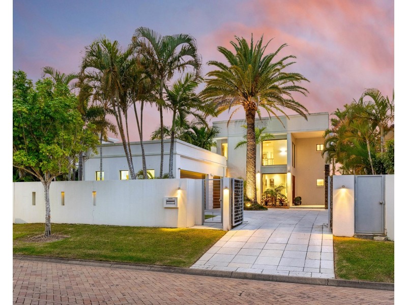 8056 Riverside Drive, Hope Island QLD 4212