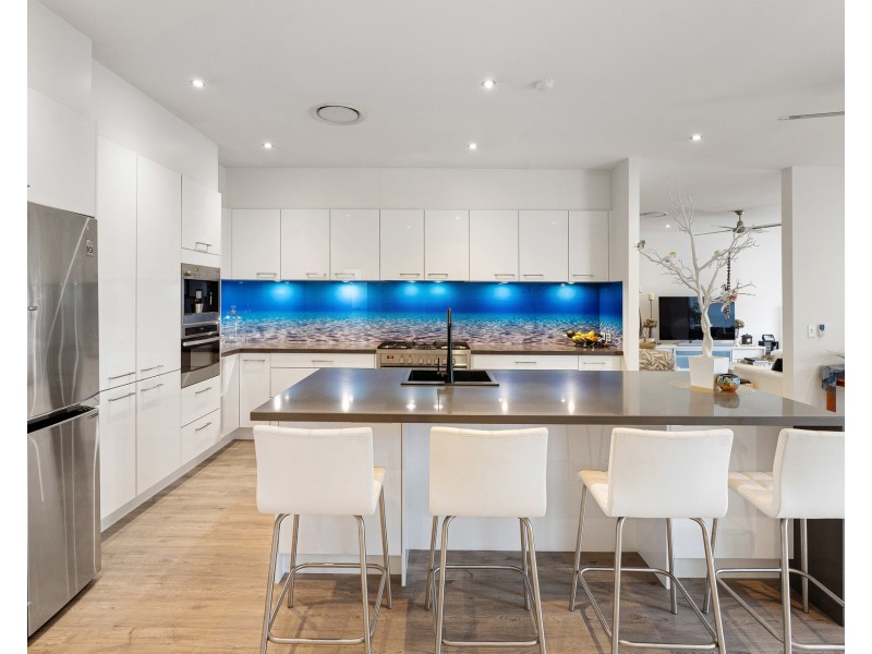 8056 Riverside Drive, Hope Island QLD 4212