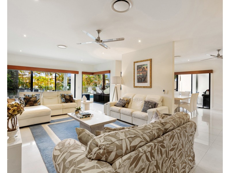 8056 Riverside Drive, Hope Island QLD 4212