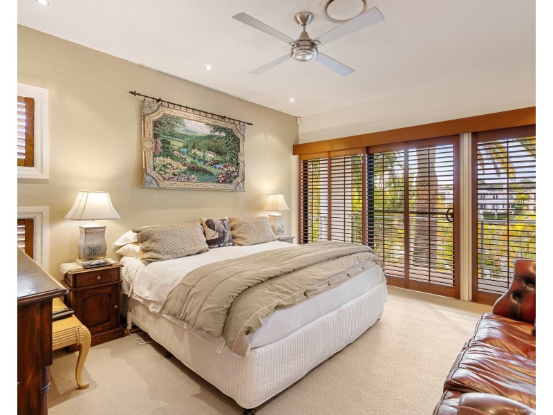 8056 Riverside Drive, Hope Island QLD 4212