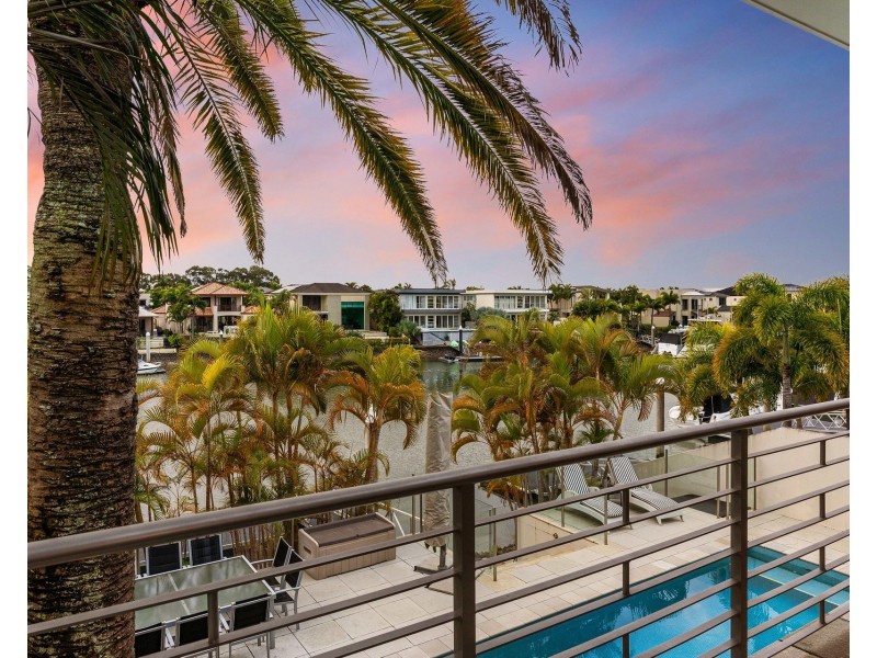 8056 Riverside Drive, Hope Island QLD 4212