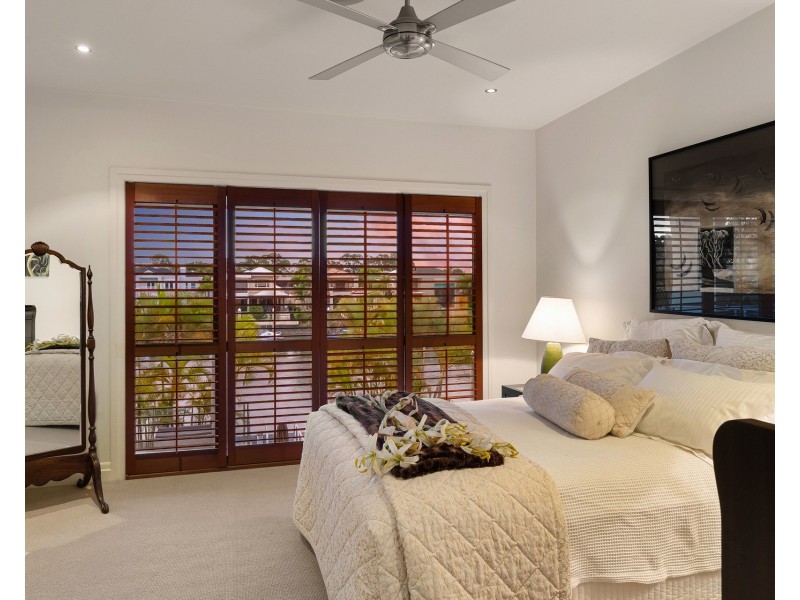 8056 Riverside Drive, Hope Island QLD 4212