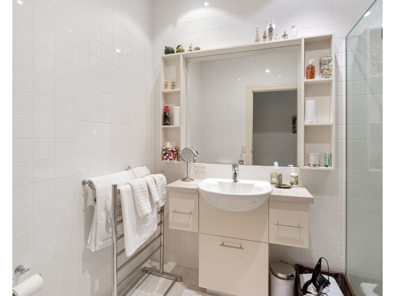 8056 Riverside Drive, Hope Island QLD 4212