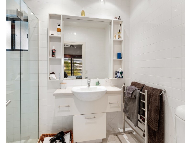 8056 Riverside Drive, Hope Island QLD 4212