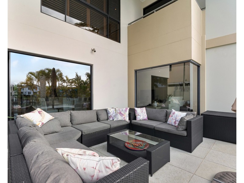 8056 Riverside Drive, Hope Island QLD 4212