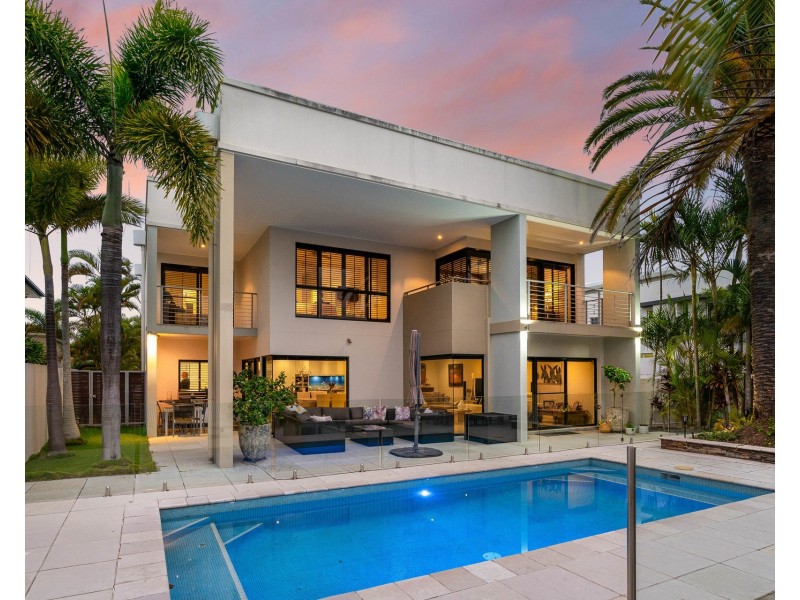 8056 Riverside Drive, Hope Island QLD 4212