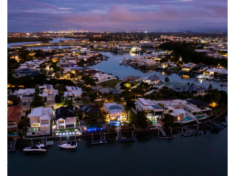 8056 Riverside Drive, Hope Island QLD 4212