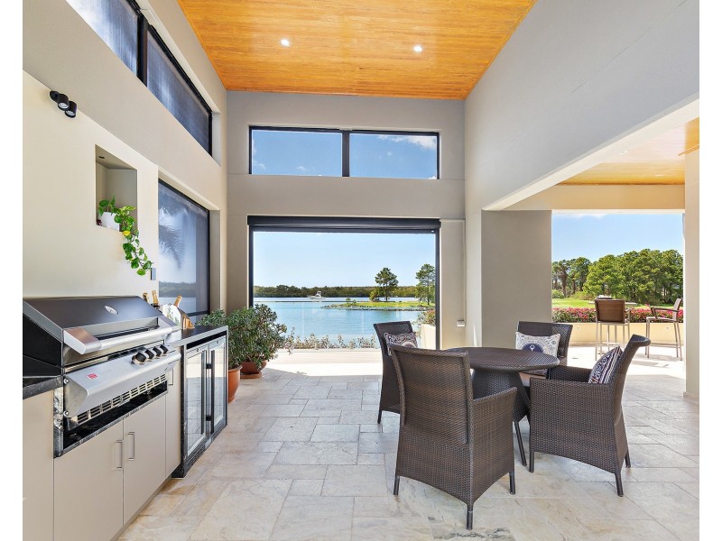 2104 The Circle, Sanctuary Cove QLD 4212