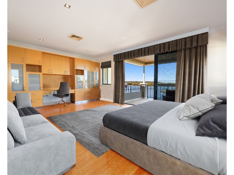 2104 The Circle, Sanctuary Cove QLD 4212