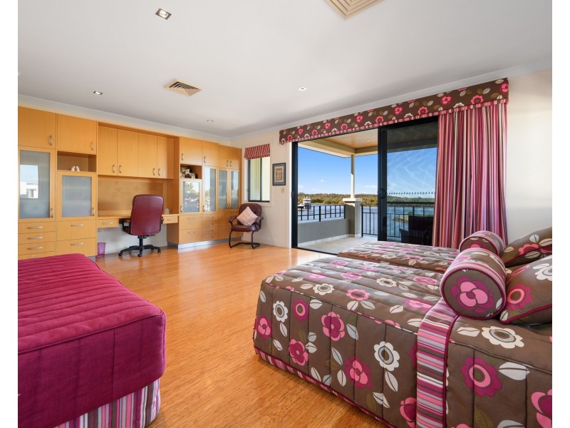2104 The Circle, Sanctuary Cove QLD 4212