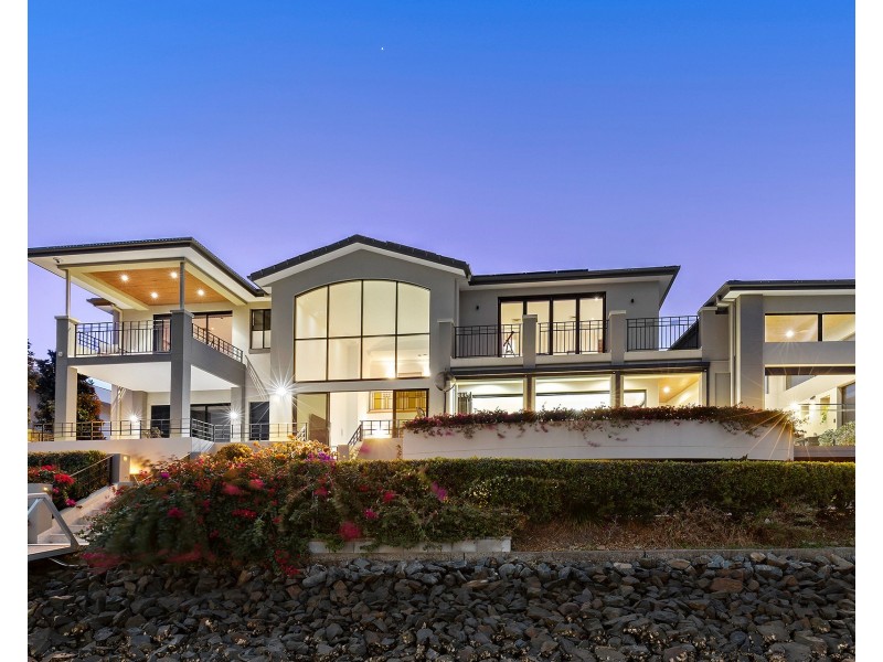 2104 The Circle, Sanctuary Cove QLD 4212