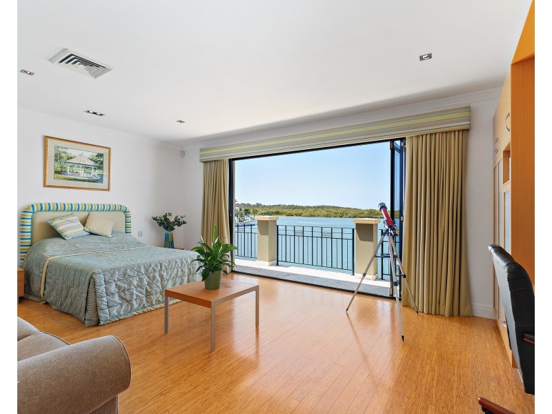 2104 The Circle, Sanctuary Cove QLD 4212
