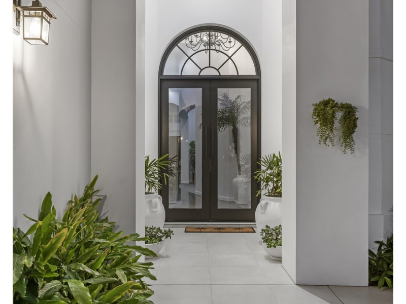 7077 Keyside Close, Sanctuary Cove QLD 4212