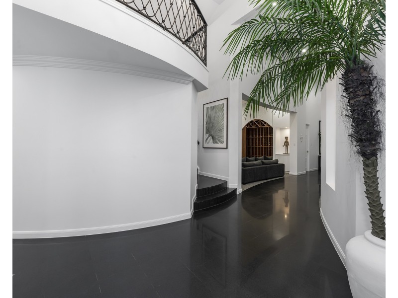 7077 Keyside Close, Sanctuary Cove QLD 4212