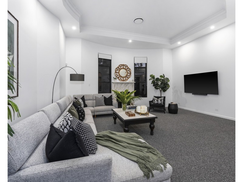 7077 Keyside Close, Sanctuary Cove QLD 4212
