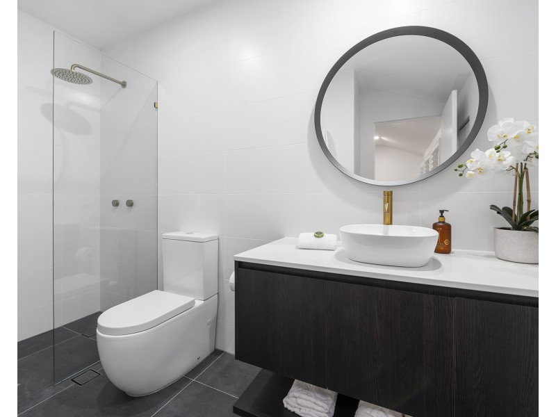 7077 Keyside Close, Sanctuary Cove QLD 4212
