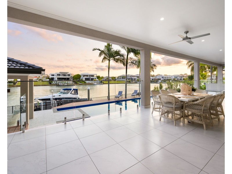 1663 Riverdale Drive, Hope Island QLD 4212