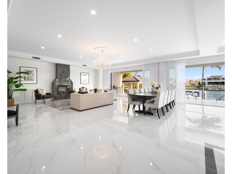 1663 Riverdale Drive, Hope Island QLD 4212